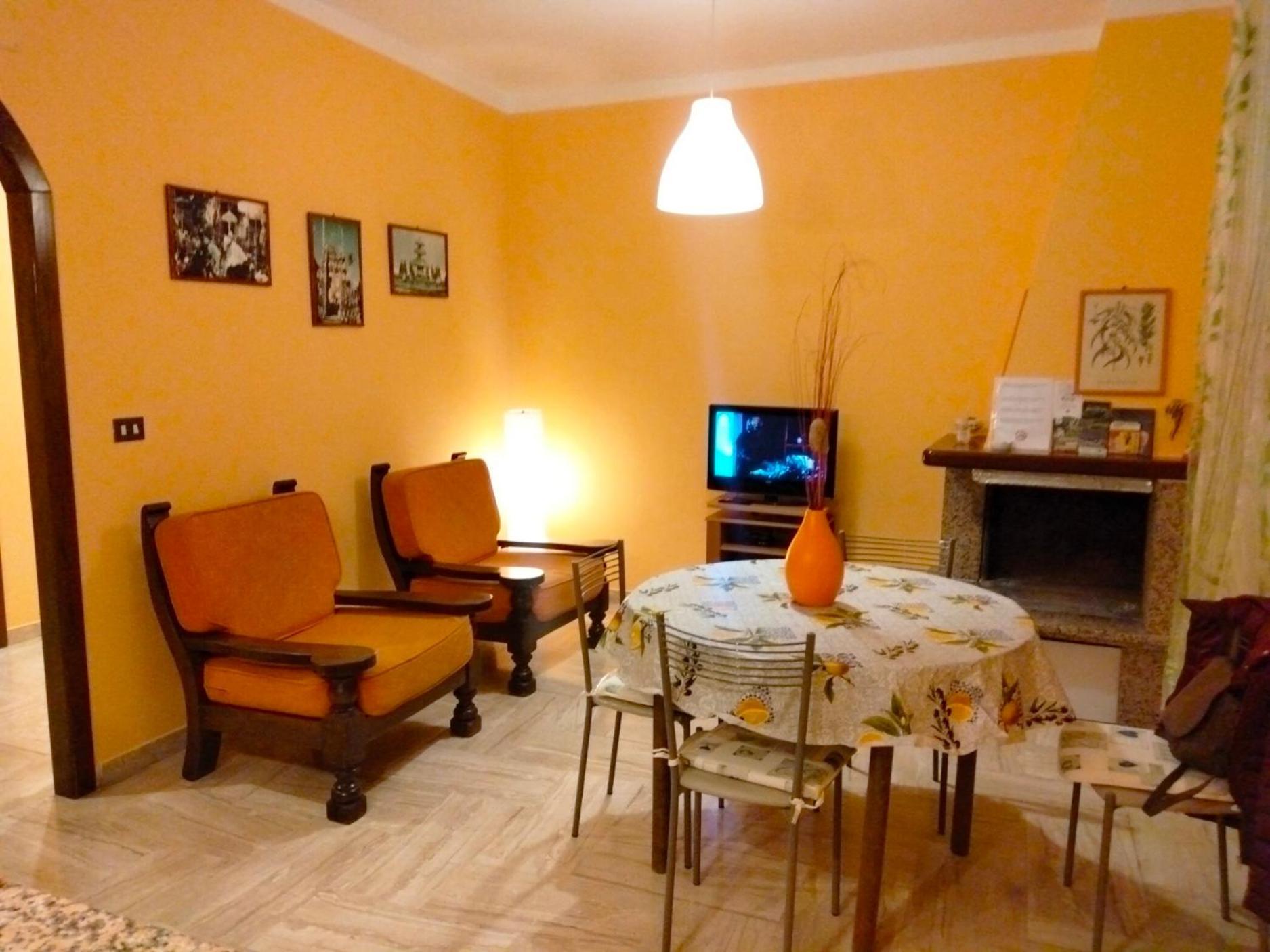 Casa Di Anna Lägenhet Tolfa Exteriör bild